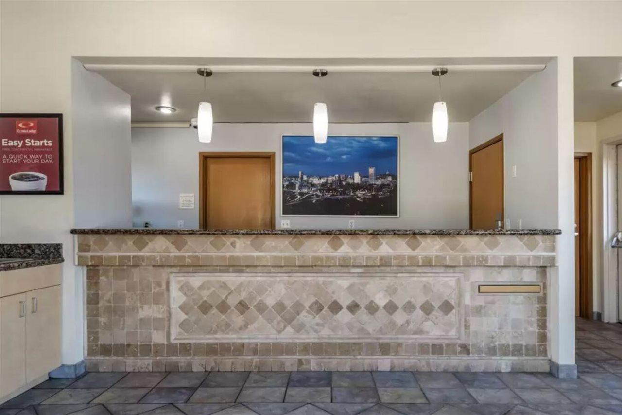 Econo Lodge Portland Airport Kültér fotó