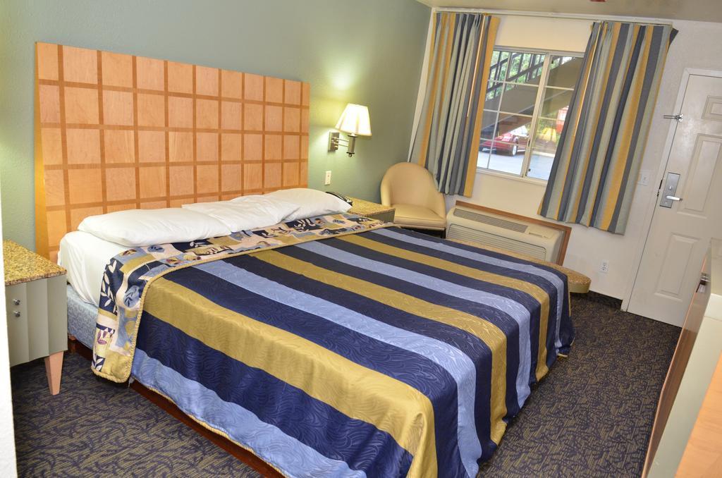 Econo Lodge Portland Airport Kültér fotó